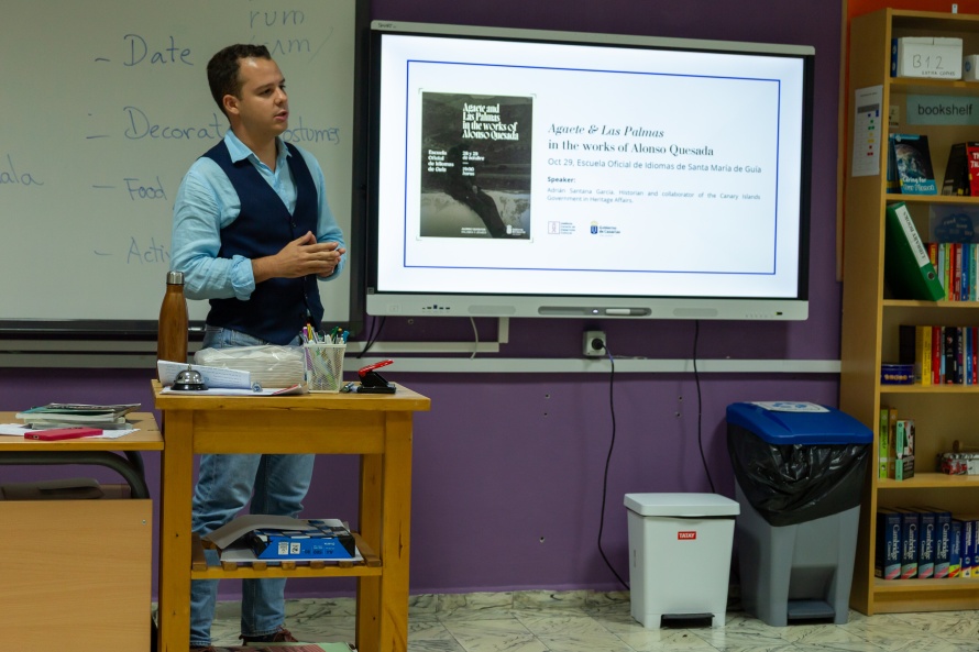 Adrián Santanan kirjallisuusluento edistyneille englannin opiskelijoille.